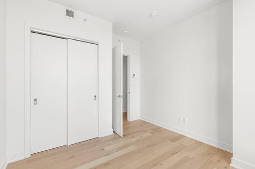 Bedroom - 2205-1020 Rue De La Montagne, Montréal (Ville-Marie), QC - Indoor Photo Showing Other Room