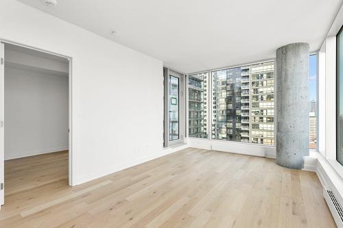 Living room - 2205-1020 Rue De La Montagne, Montréal (Ville-Marie), QC - Indoor Photo Showing Other Room