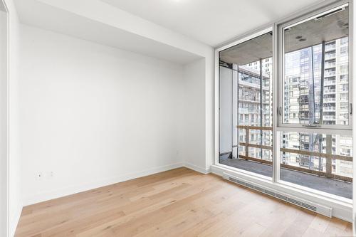 Primary bedroom - 2205-1020 Rue De La Montagne, Montréal (Ville-Marie), QC - Indoor Photo Showing Other Room