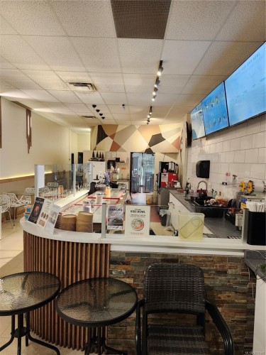 4-2401 Cliffe Ave, Courtenay, BC 