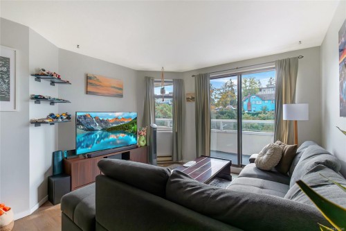 406-30 Cavan St, Nanaimo, BC - Indoor Photo Showing Living Room