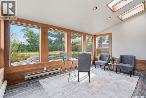 1333 Arlington Avenue, Saskatoon, SK - Indoor Photo Showing Living Room