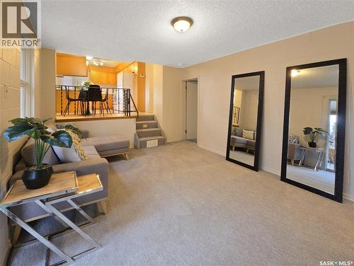 1333 Arlington Avenue, Saskatoon, SK - Indoor