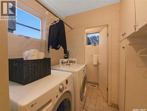 1333 Arlington Avenue, Saskatoon, SK - Indoor Photo Showing Laundry Room