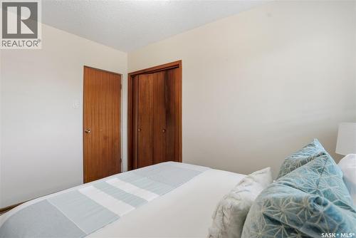 1333 Arlington Avenue, Saskatoon, SK - Indoor Photo Showing Bedroom