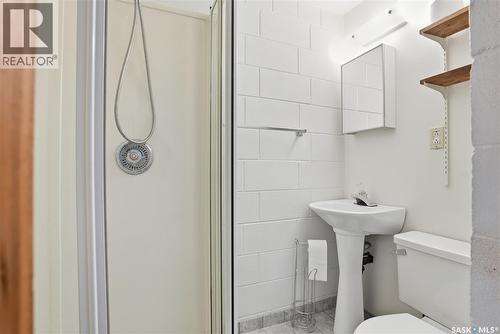1333 Arlington Avenue, Saskatoon, SK - Indoor Photo Showing Bathroom