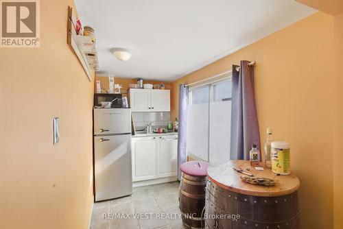 Apartment 3rd Floor - 597 Barton Street E, Hamilton, ON 