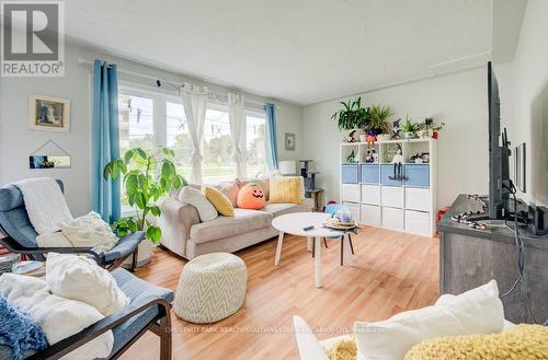 151 Franklin Street N, Kitchener, ON - Indoor Photo Showing Living Room