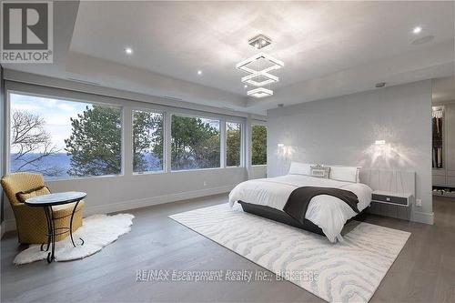 2250 Chancery Lane W, Oakville (Fd Ford), ON - Indoor Photo Showing Bedroom