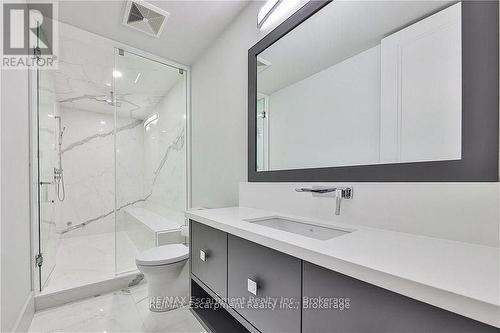 2250 Chancery Lane W, Oakville (Fd Ford), ON - Indoor Photo Showing Bathroom
