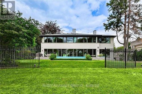 2250 Chancery Lane W, Oakville (Fd Ford), ON - Outdoor