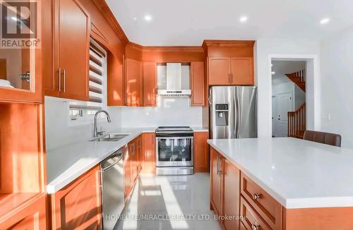98 Speedwell Street, Brampton, ON - Indoor Photo Showing Kitchen With Upgraded Kitchen