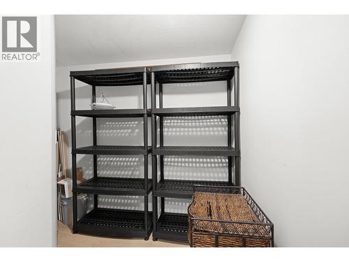 3854 Gordon Drive Unit# 285, Kelowna, BC - Indoor Photo Showing Other Room