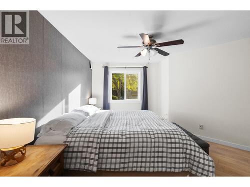 3854 Gordon Drive Unit# 285, Kelowna, BC - Indoor Photo Showing Bedroom