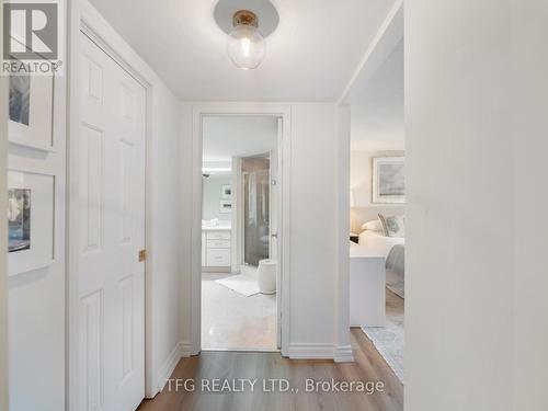 610 - 100 Lakeshore Road E, Oakville (Oo Old Oakville), ON - Indoor Photo Showing Other Room