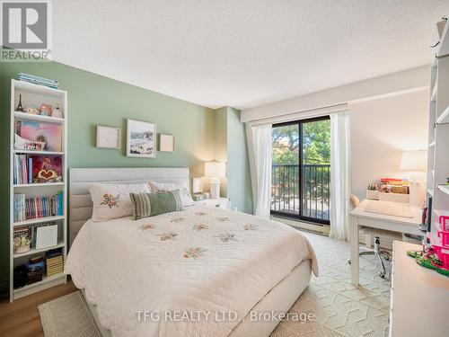 610 - 100 Lakeshore Road E, Oakville (Oo Old Oakville), ON - Indoor Photo Showing Bedroom