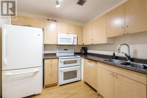 1416 - 20 Guildwood Parkway, Toronto, ON - Indoor Photo Showing Kitchen With Double Sink