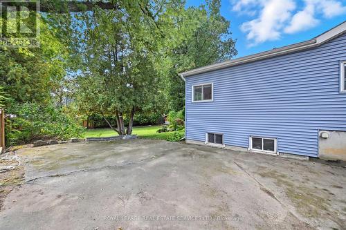 Convenient Side Driveway w/Gate for Extra Parking - 666 Cedar Avenue, Burlington, ON - Outdoor