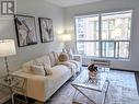 907 - 7 Carlton Street, Toronto, ON  - Indoor Photo Showing Living Room 