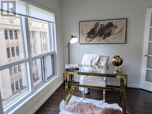 907 - 7 Carlton Street, Toronto, ON - Indoor Photo Showing Other Room