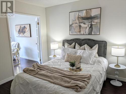 907 - 7 Carlton Street, Toronto, ON - Indoor Photo Showing Bedroom