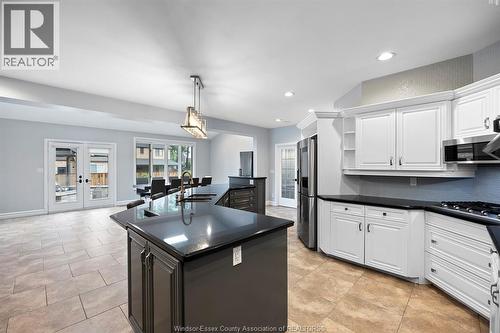15 Fasan Crescent, Tecumseh, ON - Indoor Photo Showing Kitchen