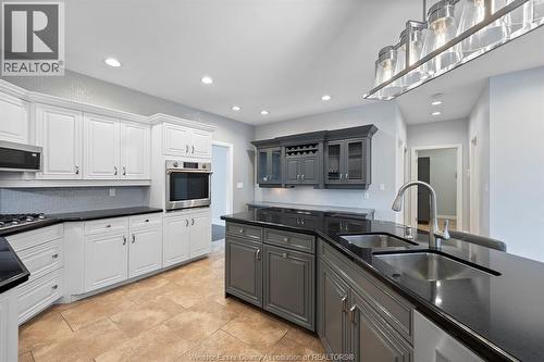 15 Fasan Crescent, Tecumseh, ON - Indoor Photo Showing Kitchen With Double Sink