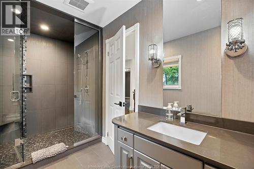 15 Fasan Crescent, Tecumseh, ON - Indoor Photo Showing Bathroom