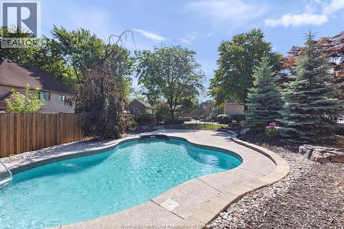 15 Fasan Crescent, Tecumseh, ON - Outdoor With In Ground Pool With Backyard