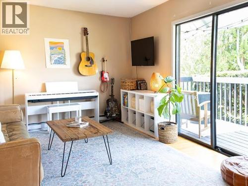 1-4651 Harvie Ave, Powell River, BC - Indoor Photo Showing Living Room