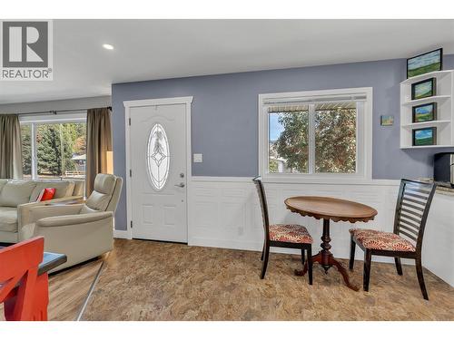 350 Pine Street, Princeton, BC - Indoor Photo Showing Living Room