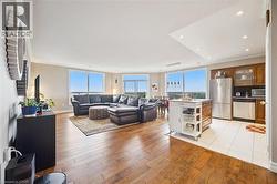 255 KEATS Way Unit# 1303  Waterloo, ON N2L 6N6