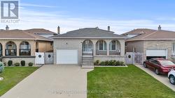 48 VILLAGE DRIVE  Hamilton, ON L8E 3N1