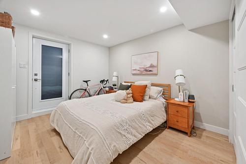 Chambre à coucher - 2434 Rue Knox, Montréal (Le Sud-Ouest), QC - Indoor Photo Showing Bedroom