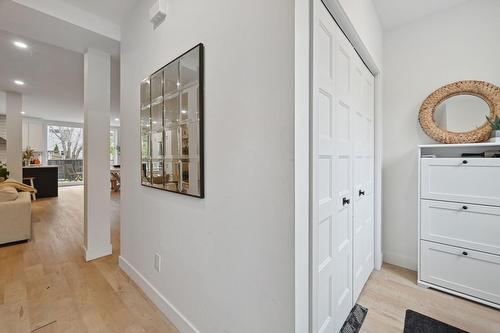 Hall d'entrée/Vestibule - 2434 Rue Knox, Montréal (Le Sud-Ouest), QC - Indoor Photo Showing Other Room