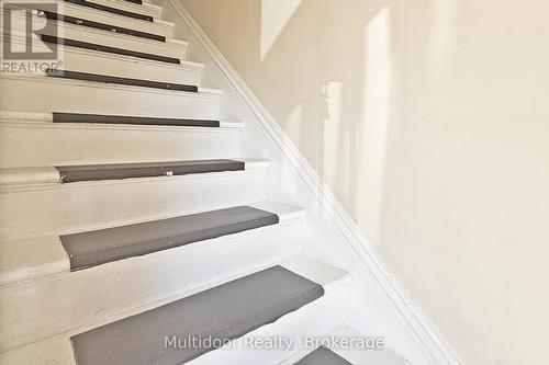 Upper - 95 Sanford Avenue N, Hamilton, ON - Indoor Photo Showing Other Room