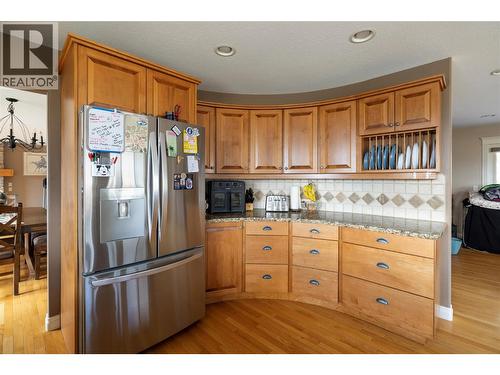 685 Mt York Drive, Coldstream, BC - Indoor Photo Showing Kitchen