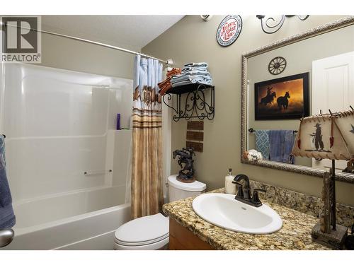 685 Mt York Drive, Coldstream, BC - Indoor Photo Showing Bathroom