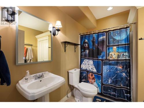 685 Mt York Drive, Coldstream, BC - Indoor Photo Showing Bathroom