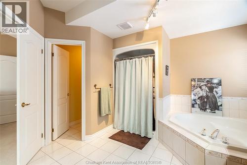 13 Hedge Maple Path, Chatham, ON - Indoor Photo Showing Bathroom