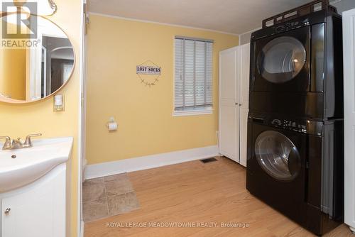 5853 Mcleod Road, Niagara Falls, ON - Indoor Photo Showing Laundry Room