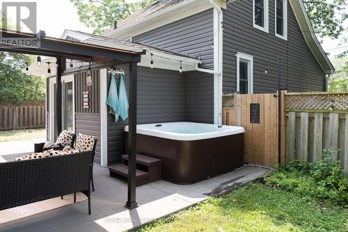 5853 Mcleod Road, Niagara Falls, ON - Outdoor With Exterior