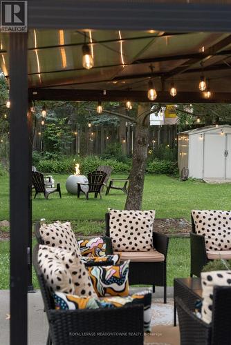 5853 Mcleod Road, Niagara Falls, ON - Outdoor