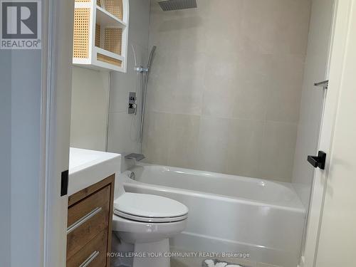 406 - 70 Baif Boulevard, Richmond Hill, ON - Indoor Photo Showing Bathroom