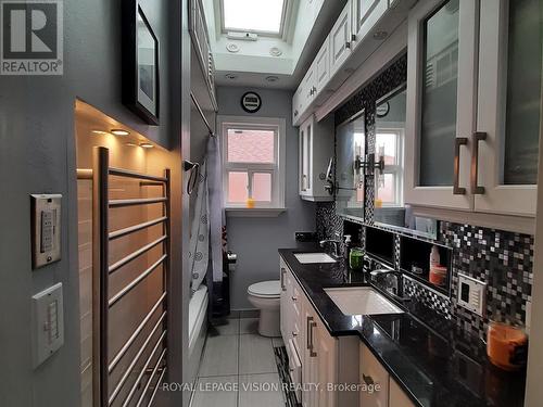 52 Ellendale Drive, Toronto, ON - Indoor Photo Showing Bathroom