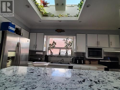 52 Ellendale Drive, Toronto, ON - Indoor Photo Showing Kitchen With Double Sink