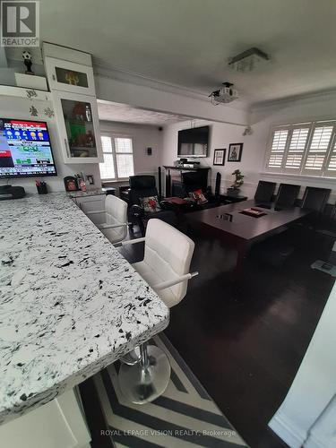 52 Ellendale Drive, Toronto, ON - Indoor