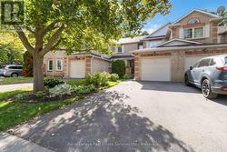 1236 MCCRANEY STREET E  Oakville (Cp College Park), ON L6H 4S6