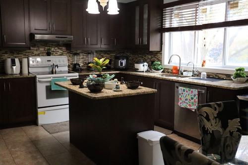 Kitchen - 1021  - 1023 Rue Dutrisac, Montréal (Saint-Laurent), QC - Indoor Photo Showing Kitchen With Upgraded Kitchen