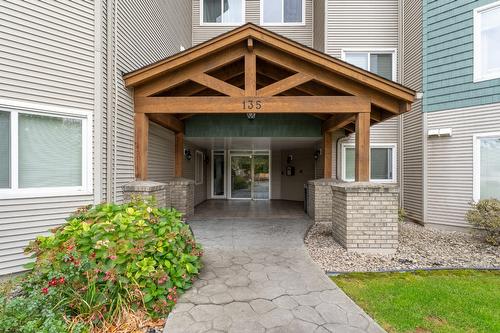 306-135 Ziprick Road, Kelowna, BC - Outdoor